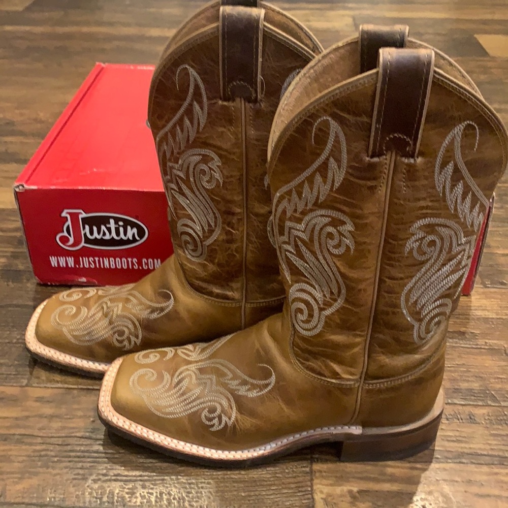 Women’s Justin boots . Size 7
